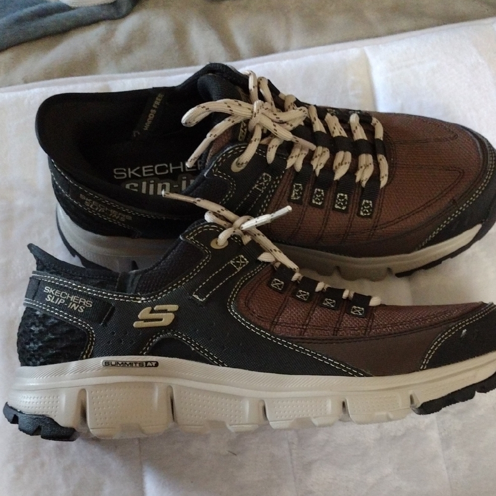 Skechers Men's Brown and Black Slip-Resistant Shoes